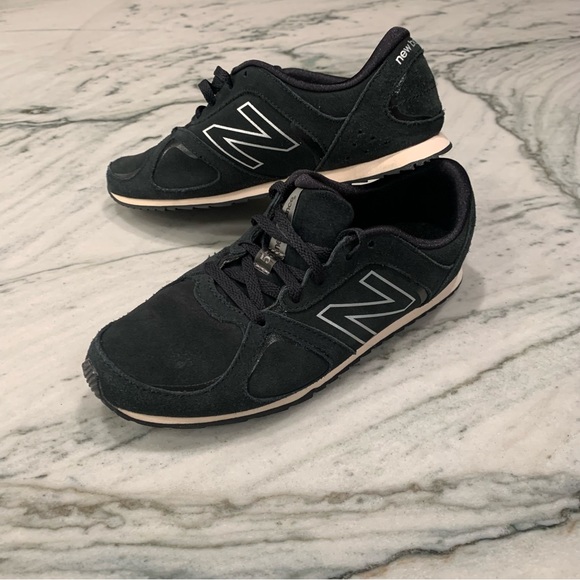 New Balance Shoes - New Balance 555, Women’s Black Suede Size 7.5